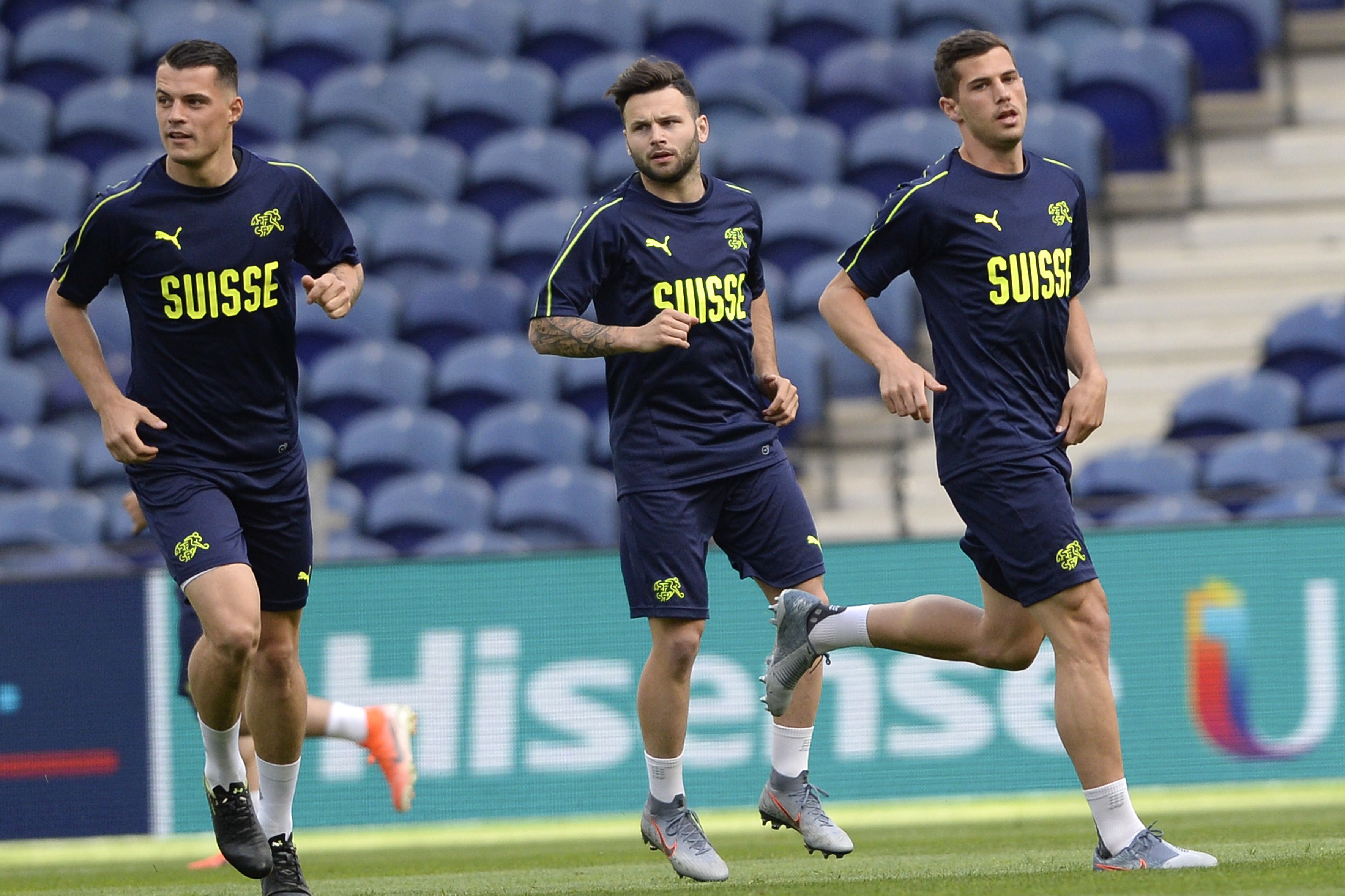 瑞士足球队技压对手,夺得金牌 瑞士足球队技压对手,夺得金牌