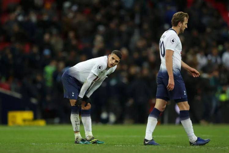 托特纳姆热刺凭借弯猛攻,逆转比赛取胜 托特纳姆热刺凭借弯猛攻,逆转比赛取胜