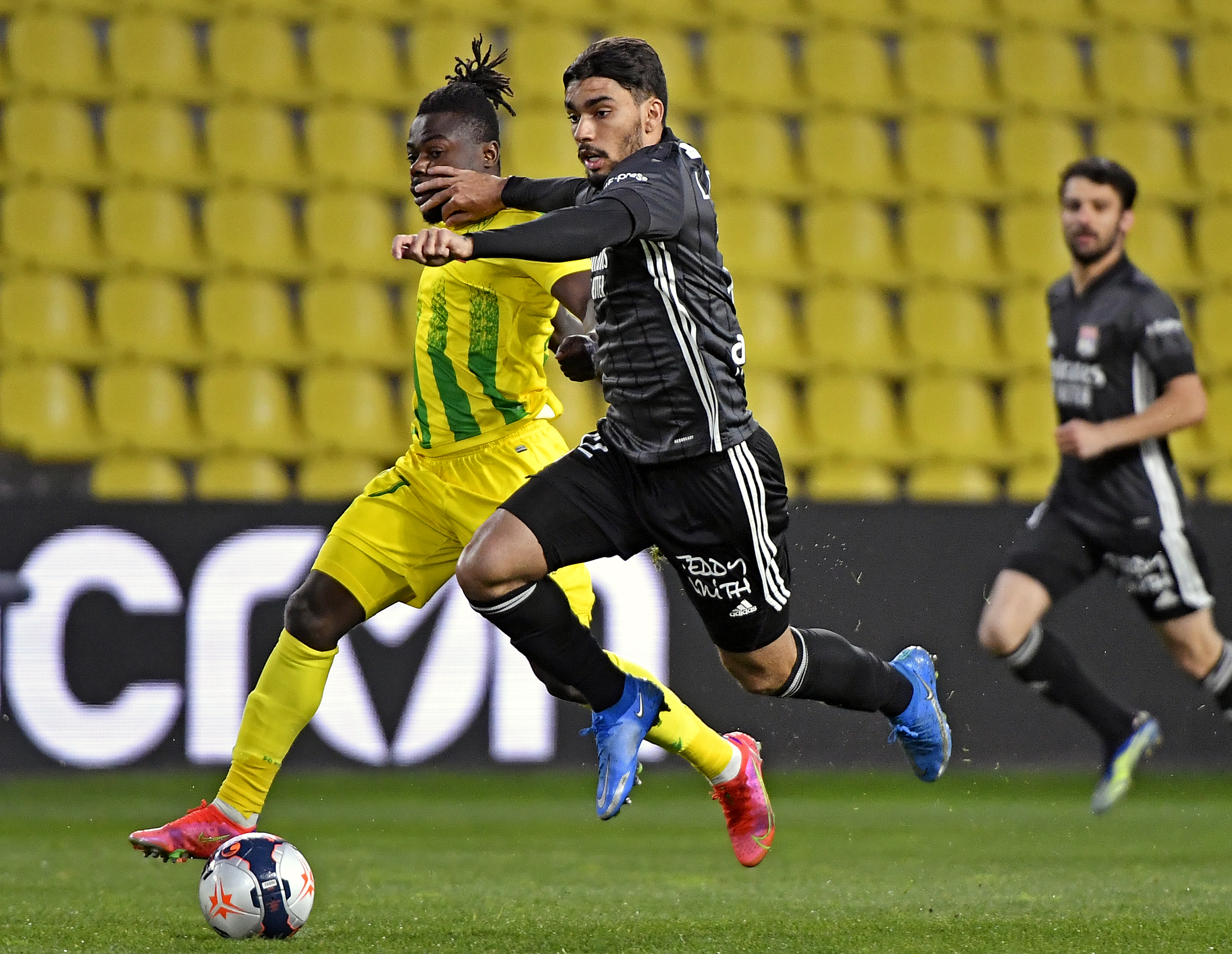 里昂客场平局波尔多，排名略有下滑的简单介绍