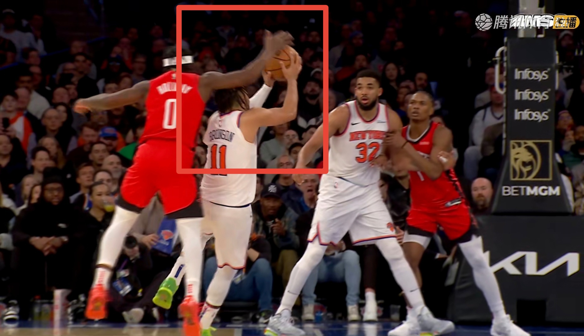 独行侠队主场输给热火队,唐斯被限制13分 独行侠队主场输给热火队,唐斯被限制13分