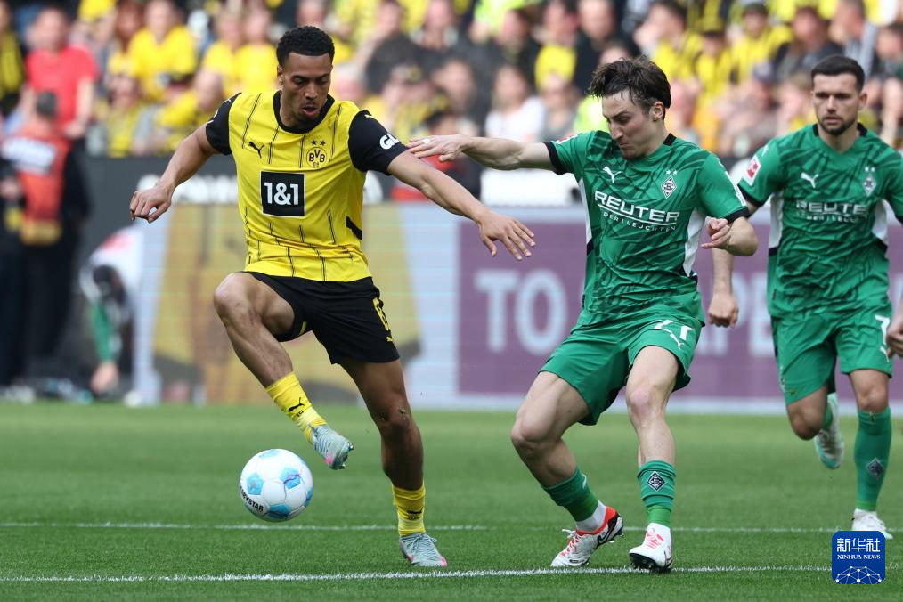 格拉德巴赫遭到门兴格拉德巴赫惊人逆袭,在巅峰对决中遭遇灭顶之灾的简单介绍 格拉德巴赫遭到门兴格拉德巴赫惊人逆袭,在巅峰对决中遭遇灭顶之灾的简单介绍