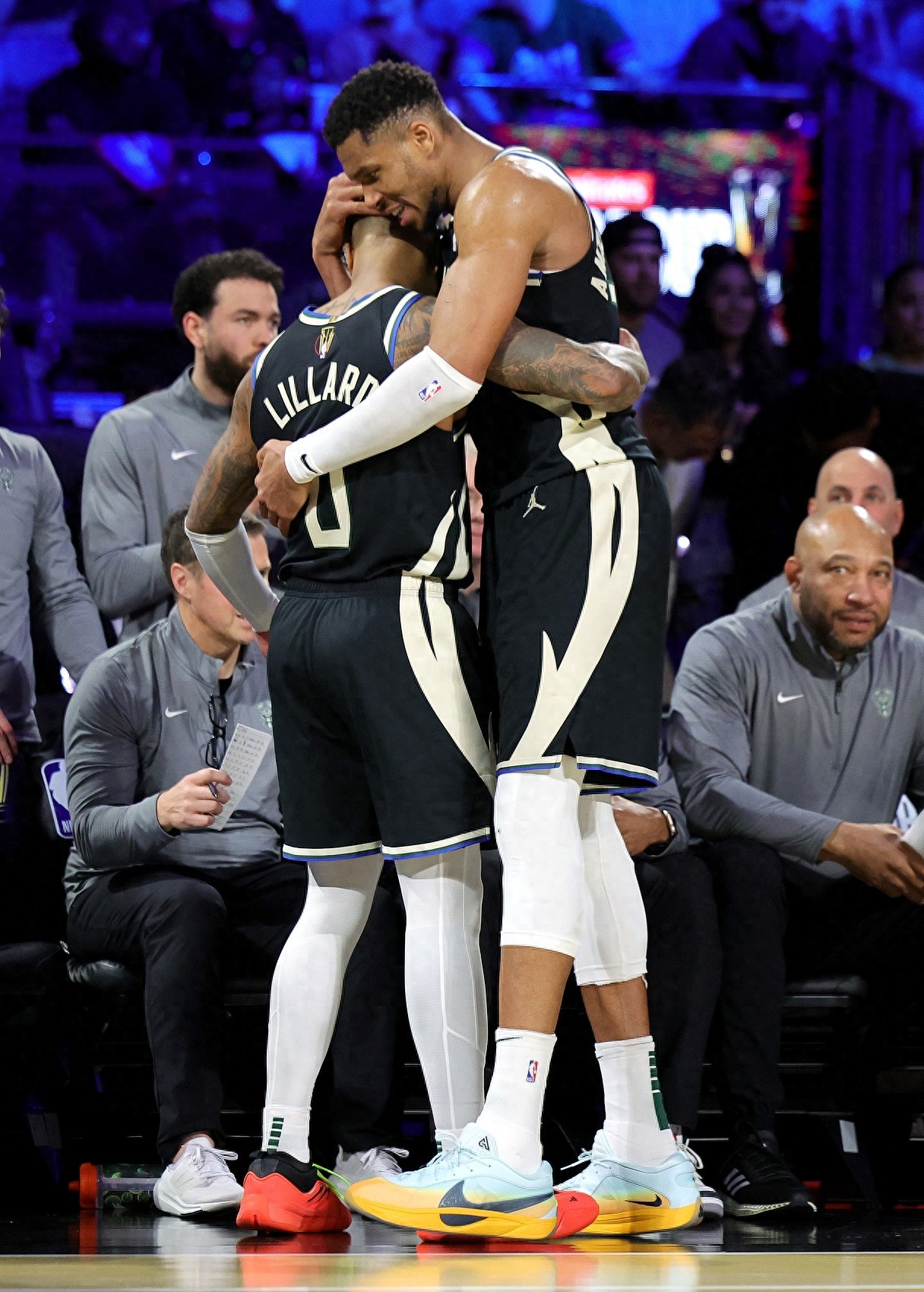 新秀表现抢眼,雄鹿和独行侠激战不败的简单介绍 新秀表现抢眼,雄鹿和独行侠激战不败的简单介绍