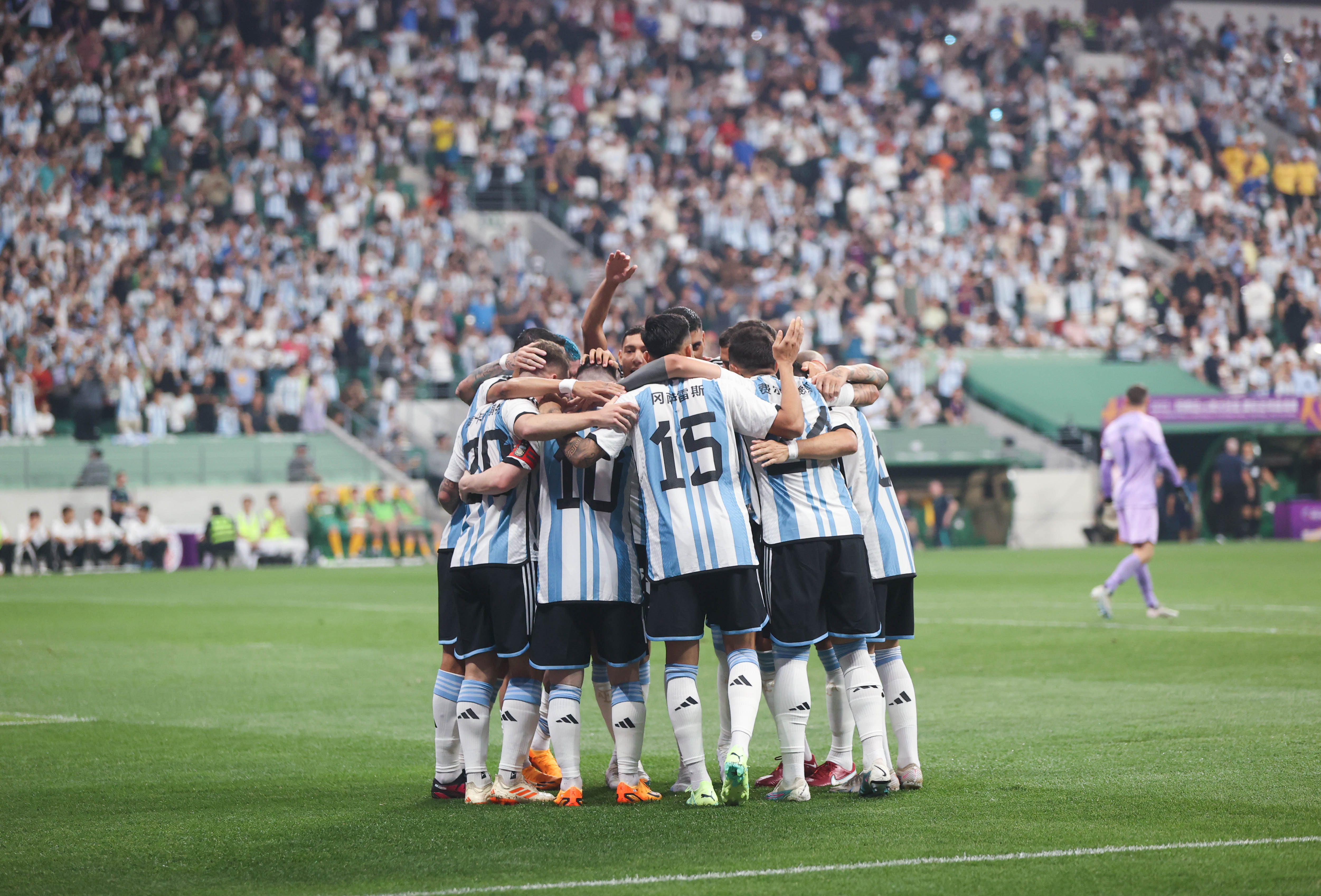 阿根廷国家队在国际比赛中赢得胜利 阿根廷国家队在国际比赛中赢得胜利