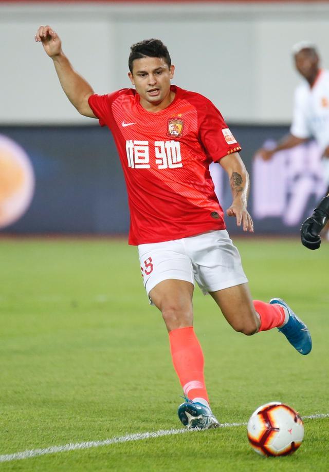 恒大豪取六连胜,冠军悬念渐行渐远 恒大豪取六连胜,冠军悬念渐行渐远