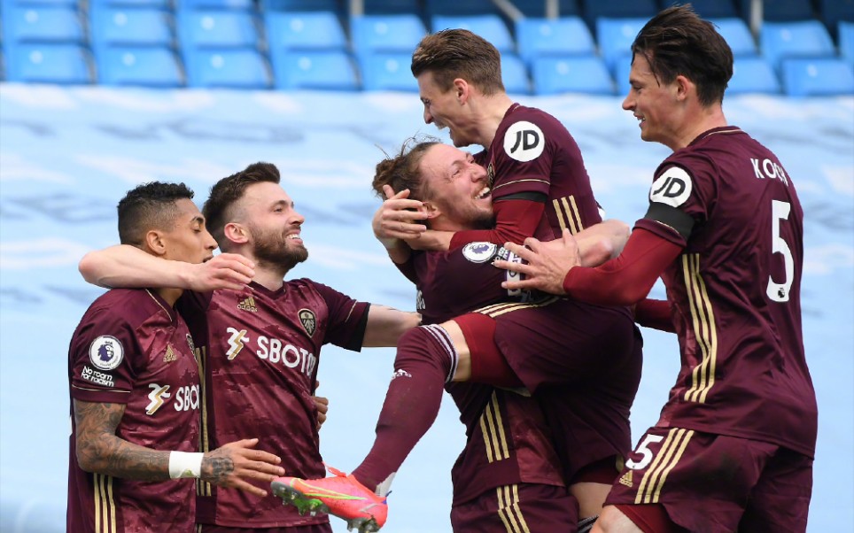 乐鱼体育APP下载-波兰横扫曼城，托雷斯关键制胜