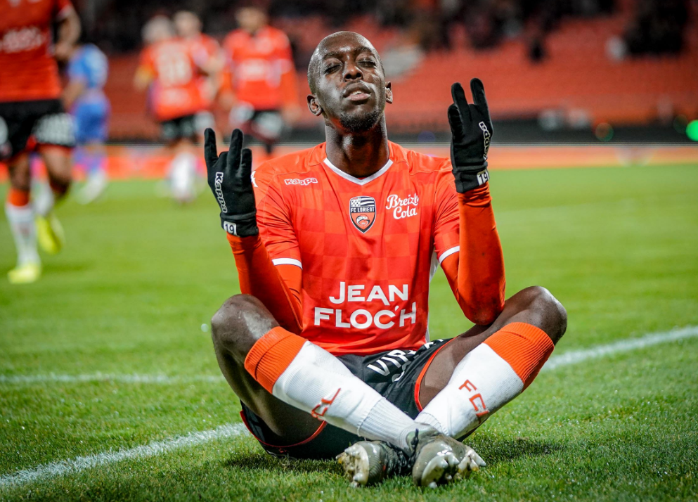 乐鱼体育线上网站-里昂主场告捷，积分榜位置上升